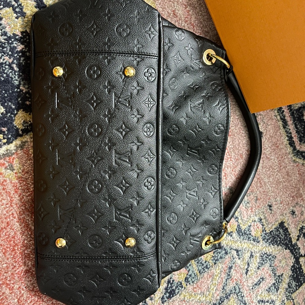 Artsy MM Louis Vuitton